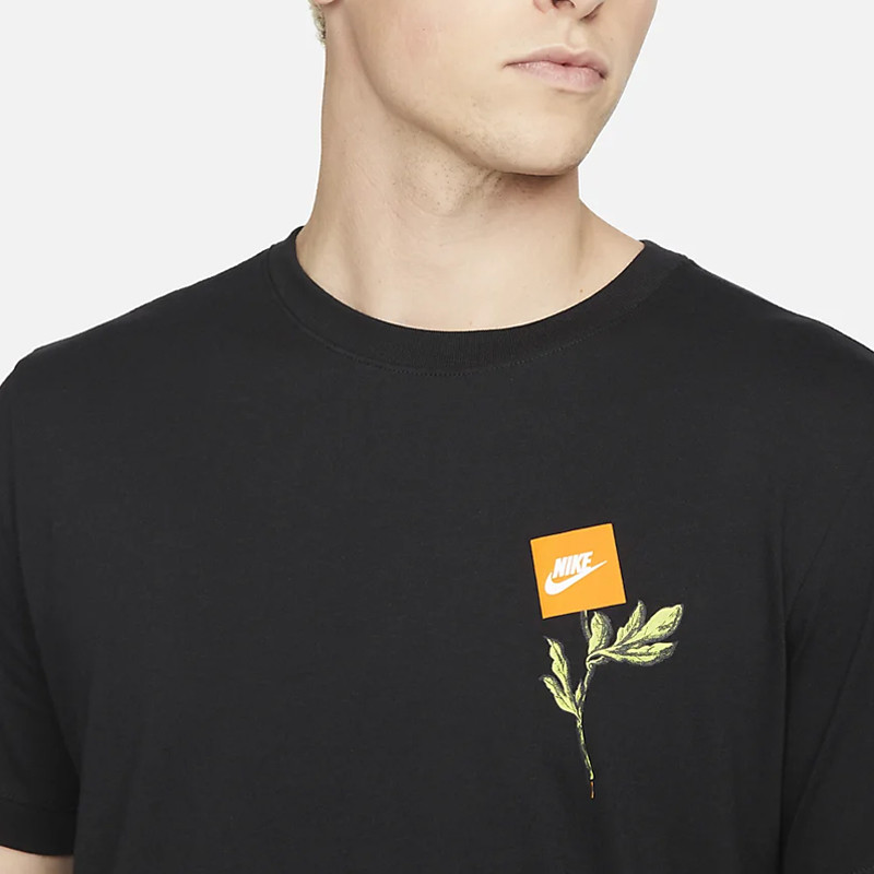BAJU SNEAKERS NIKE Sportswear Sole Tee