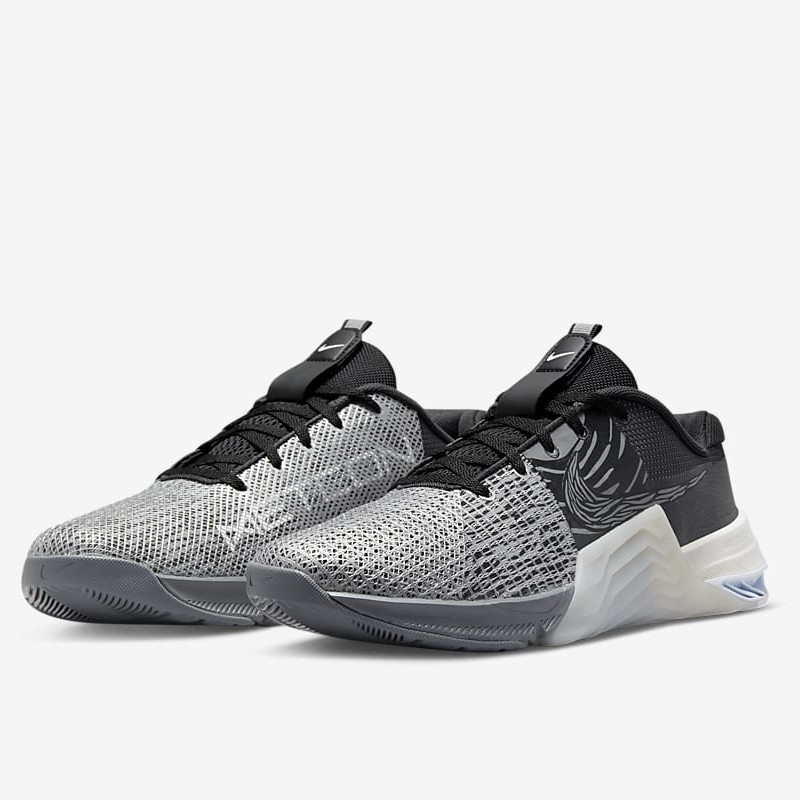 SEPATU TRAINING NIKE Metcon 8 AMP