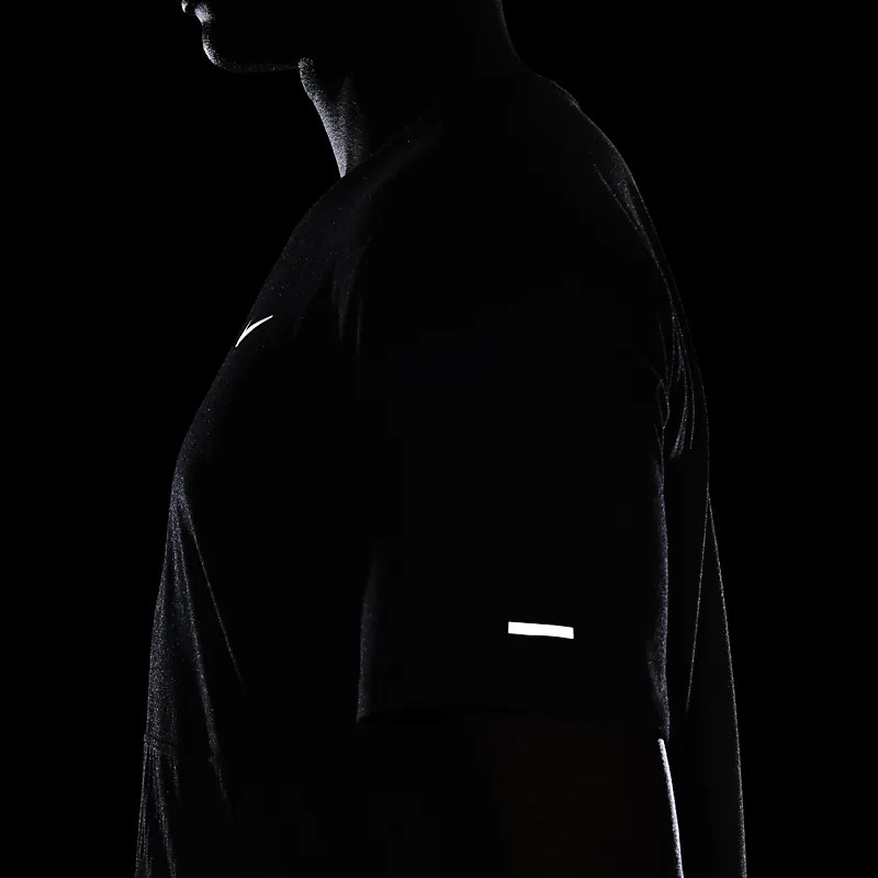 BAJU LARI NIKE Dri-FIT Run Division Core Tee