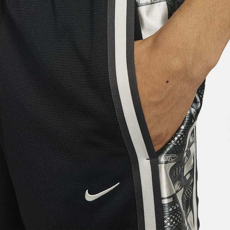 CELANA BASKET NIKE Dri-FIT DNA+ Shorts