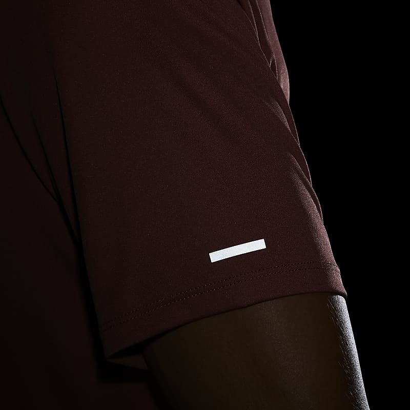 BAJU LARI NIKE Dri-FIT UV Miler Run Division Tee