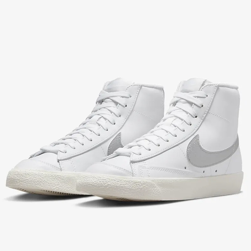 SEPATU SNEAKERS NIKE Wmns Blazer Mid '77 ESS