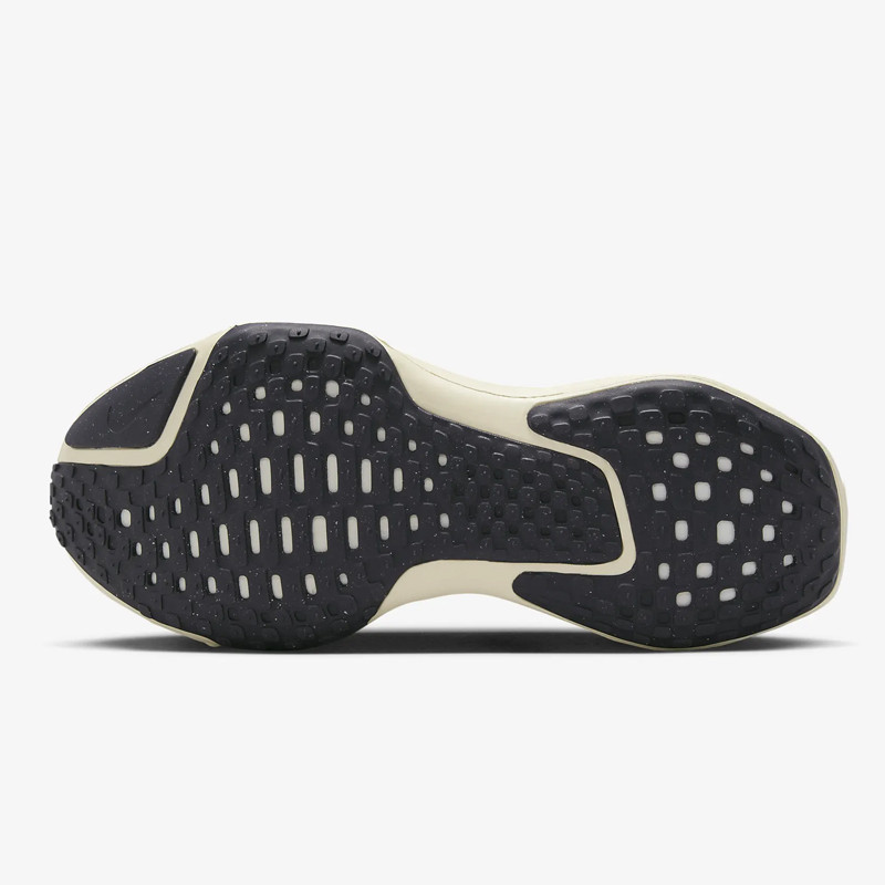 SEPATU LARI NIKE ZOOMX INVINCIBLE RUN FLYKNIT 3