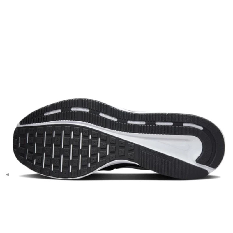 SEPATU LARI NIKE Run Swift 3