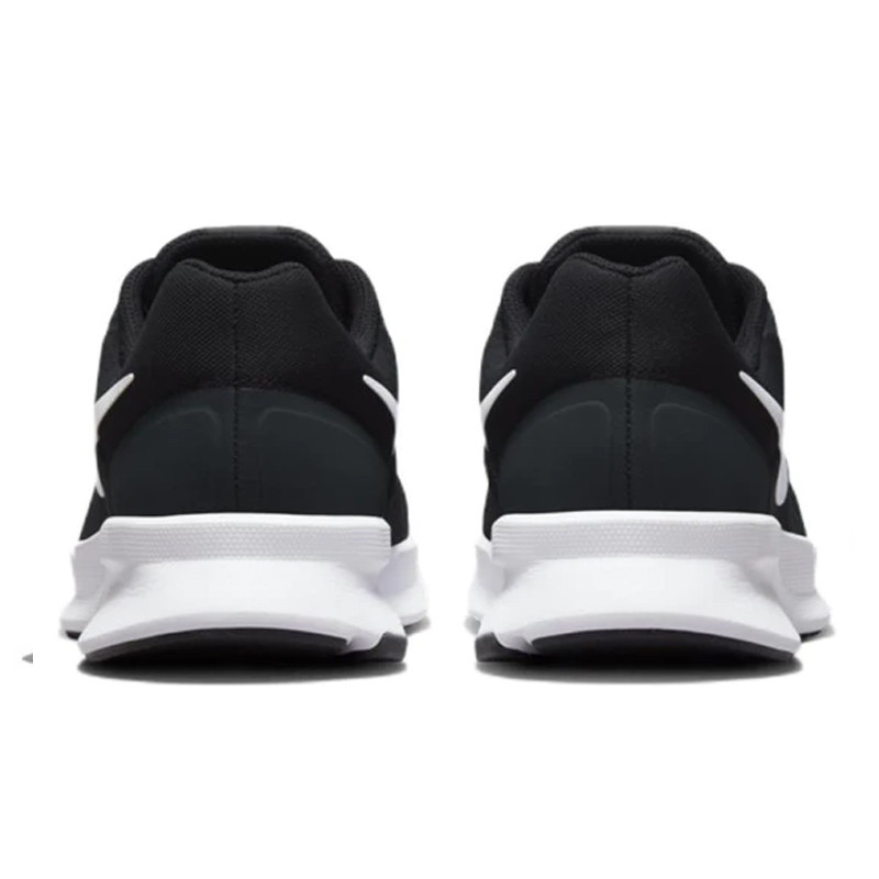 SEPATU LARI NIKE Run Swift 3