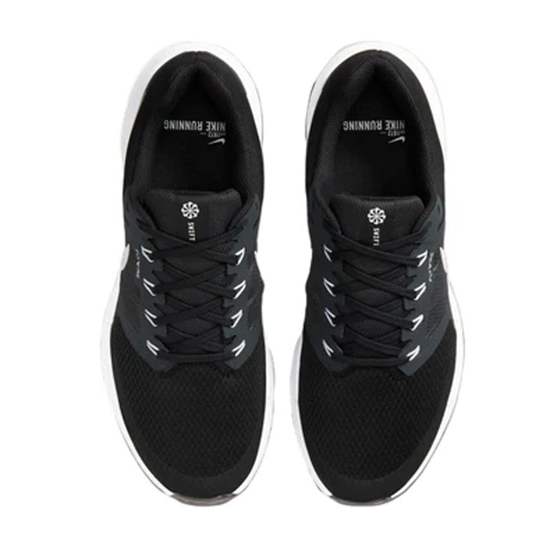 SEPATU LARI NIKE Run Swift 3