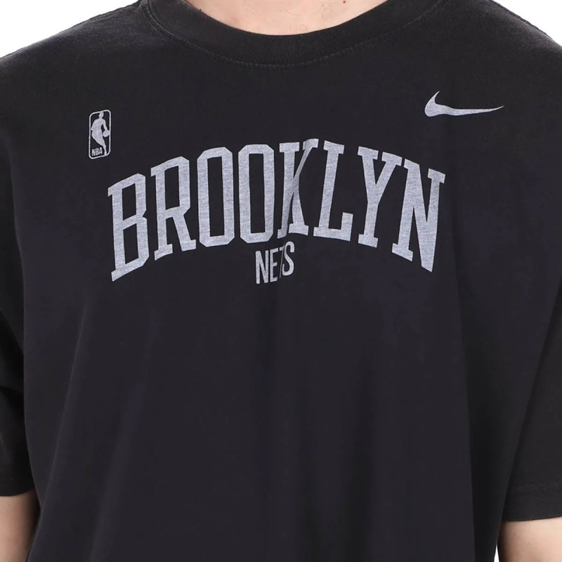 BAJU SNEAKERS NIKE Brooklyn Nets Courtside NBA Tee