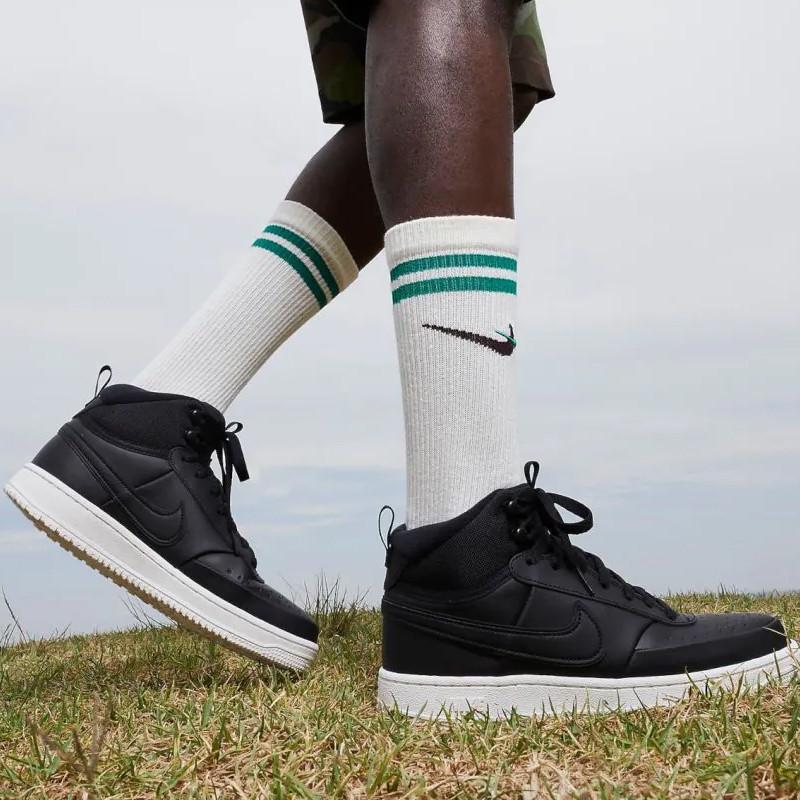 SEPATU SNEAKERS NIKE Court Vision Mid Winter