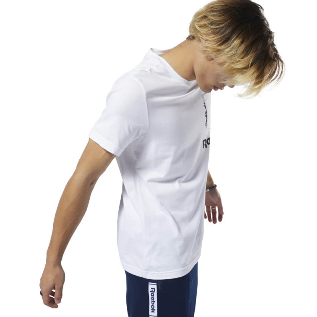 BAJU SNEAKERS REEBOK Classic Front Pocket Tee