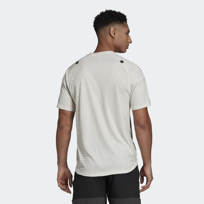 BAJU TRAINING ADIDAS Freelift 360 Strong Graphic Tee