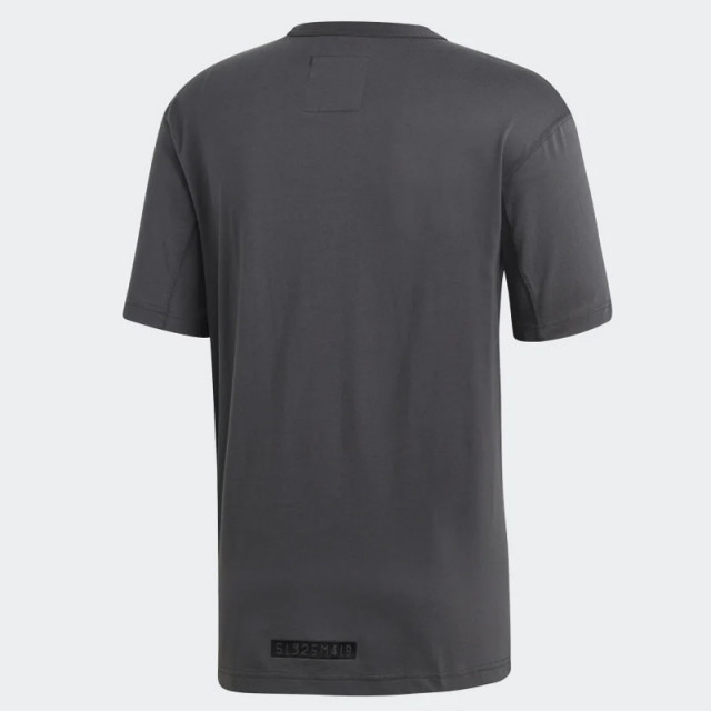 BAJU SNEAKERS ADIDAS Kaval Graphic Tee