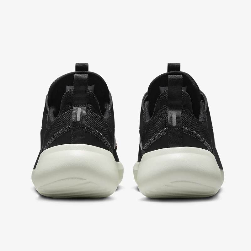 SEPATU SNEAKERS NIKE E-Series AD