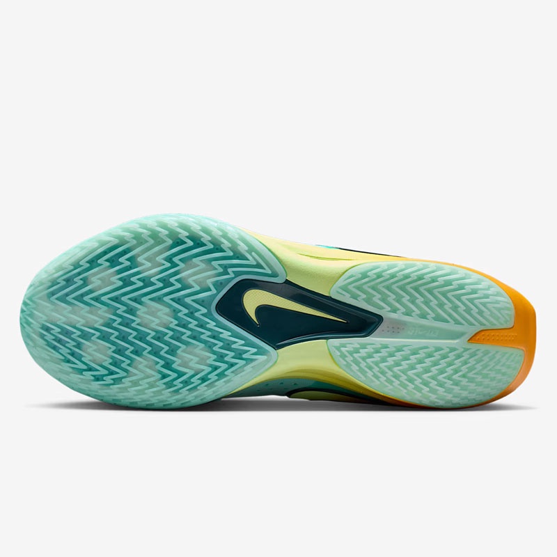 SEPATU BASKET NIKE G.T. Cut 3 EP