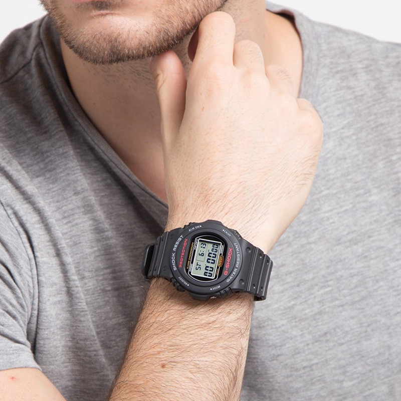 JAM TANGAN  CASIO G-Shock Water Resistant 200M Black Resin Strap