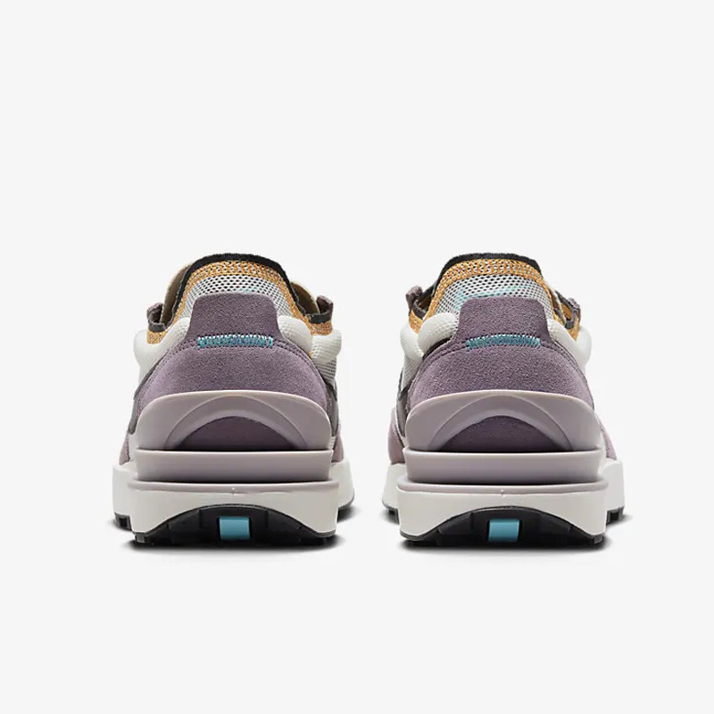 SEPATU SNEAKERS NIKE Waffle One SE