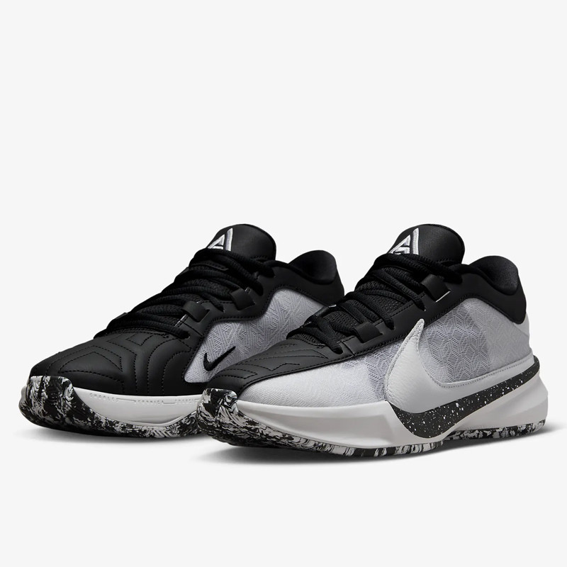 SEPATU BASKET NIKE Zoom Freak 5 EP Oreo