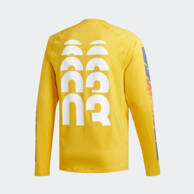 BAJU SNEAKERS ADIDAS Moto Pack Freelift Tee