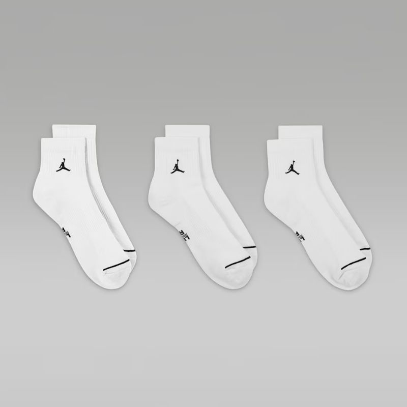 KAOS KAKI BASKET AIR JORDAN Everyday Ankle Socks 3 Pairs