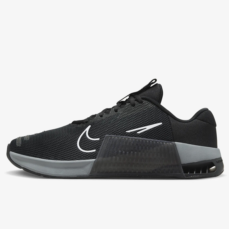 SEPATU TRAINING NIKE Metcon 9