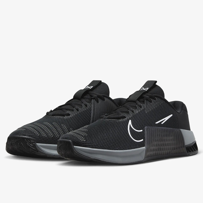 SEPATU TRAINING NIKE Metcon 9