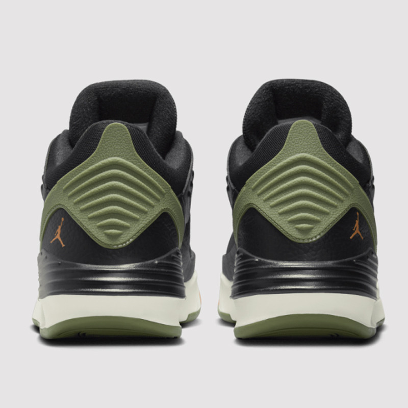 SEPATU BASKET AIR JORDAN Max Aura 5