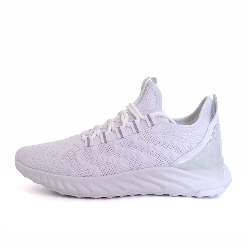 SEPATU LARI PEAK TaiChi King