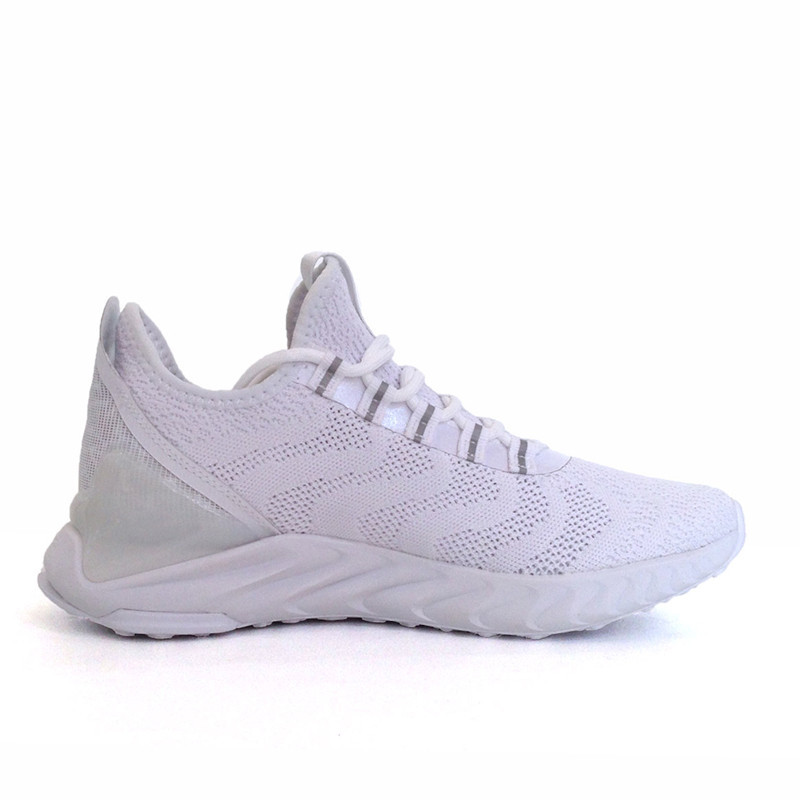 SEPATU LARI PEAK TaiChi King
