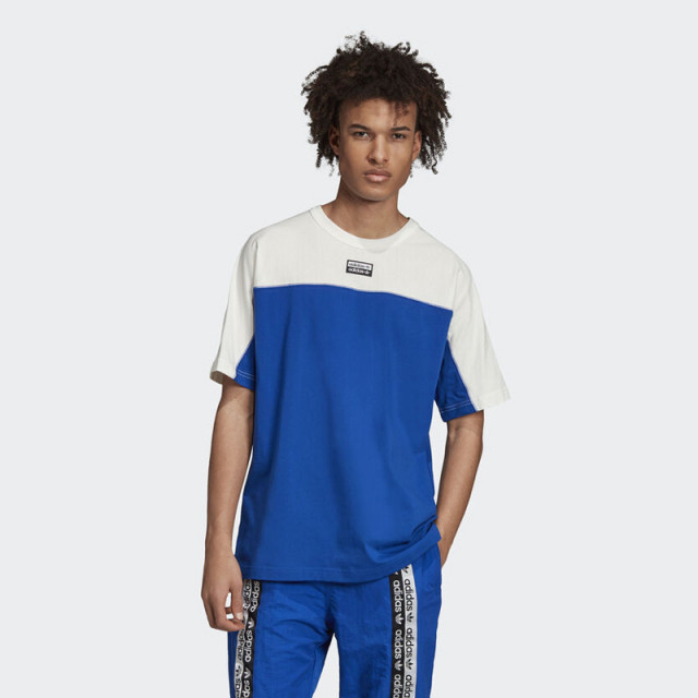 BAJU SNEAKERS ADIDAS Originals Vocal J Tee
