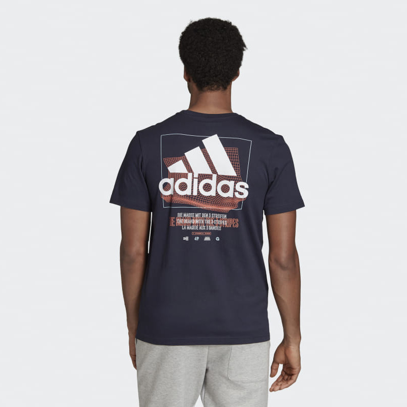 BAJU TRAINING ADIDAS Must Haves Badge of Sport Tee