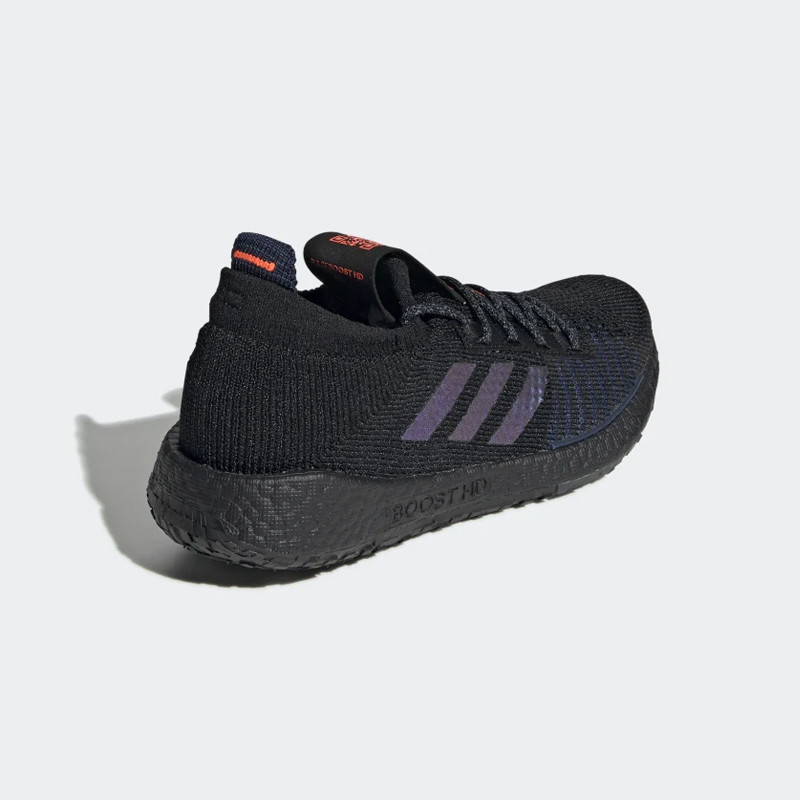 SEPATU LARI ADIDAS Wmns Pulseboost HD