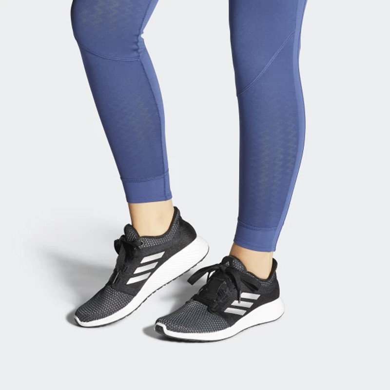 SEPATU LARI ADIDAS Wmns Edge Lux 3