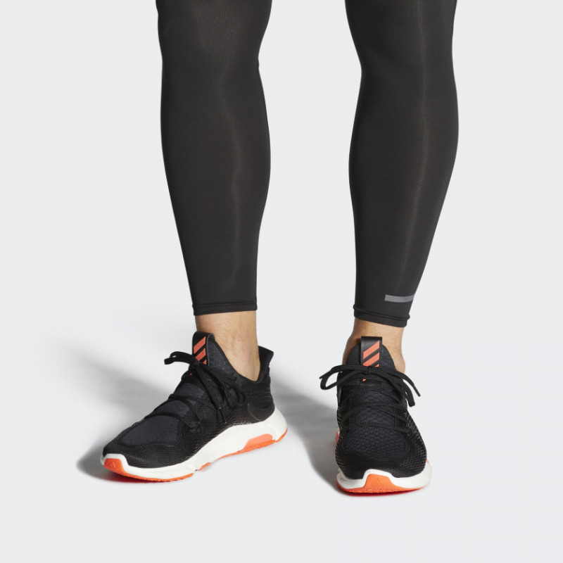 SEPATU LARI ADIDAS Edge XT