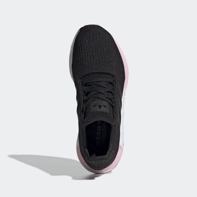 SEPATU SNEAKERS ADIDAS Wmns Swift Run