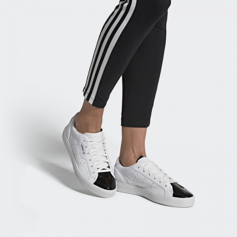 SEPATU SNEAKERS ADIDAS Wmns Sleek