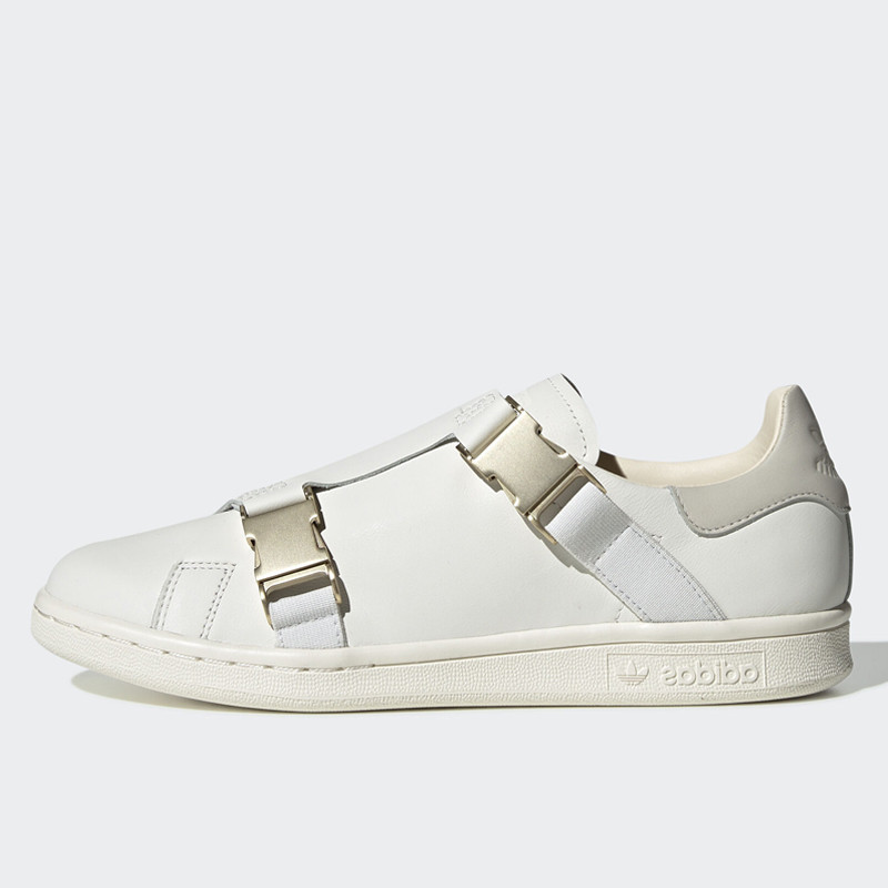 SEPATU SNEAKERS ADIDAS Wmns Stan Smith Buckle