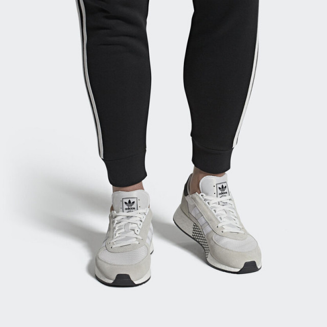 SEPATU SNEAKERS ADIDAS Marathon Tech