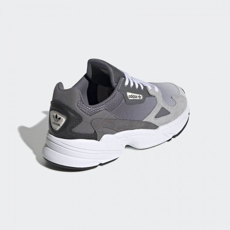 SEPATU SNEAKERS ADIDAS Wmns Falcon