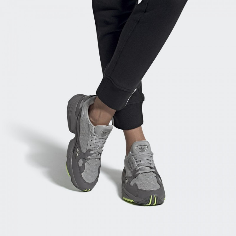 Wmns Falcon foto 2