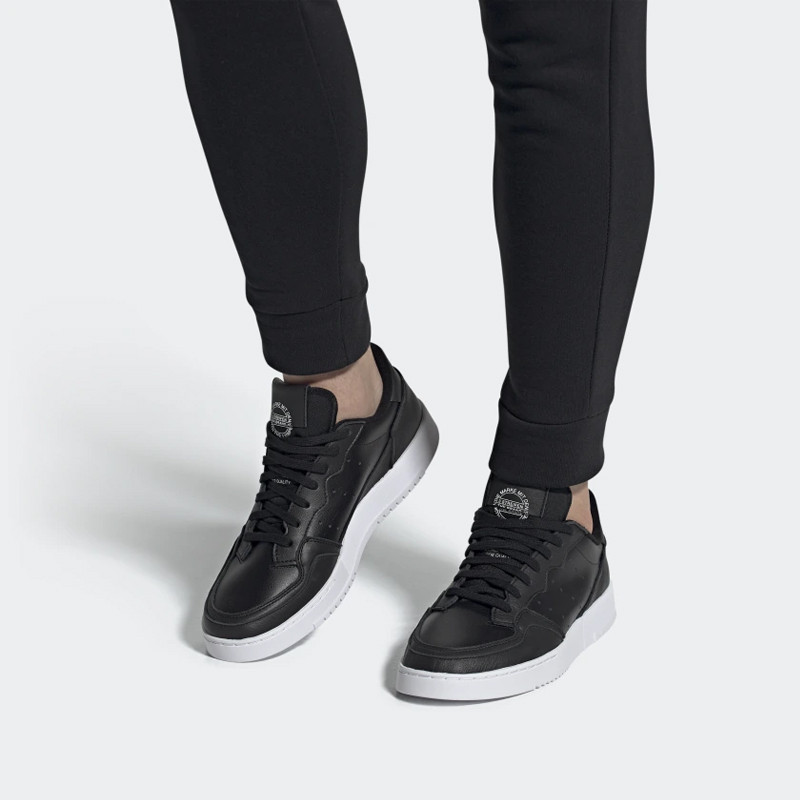 SEPATU SNEAKERS ADIDAS Supercourt