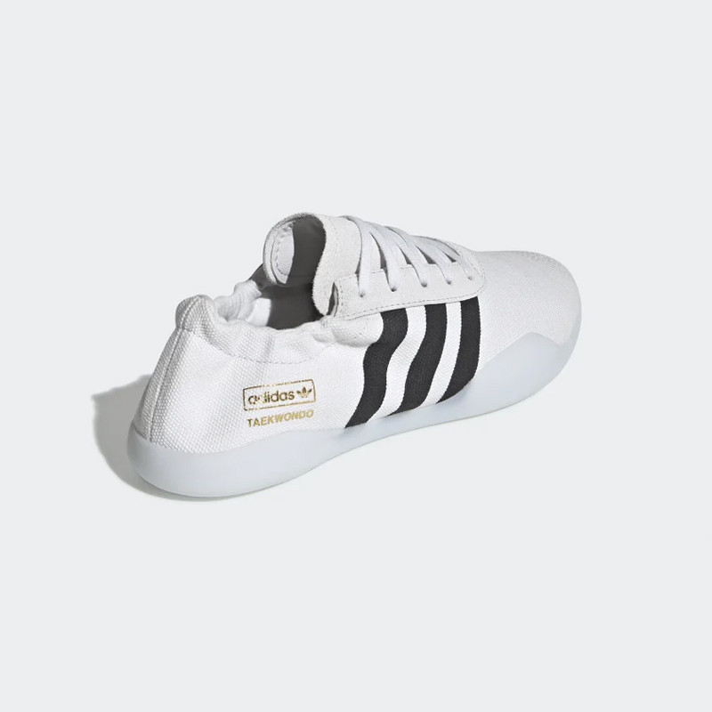 SEPATU TRAINING ADIDAS Wmns Taekwondo Team