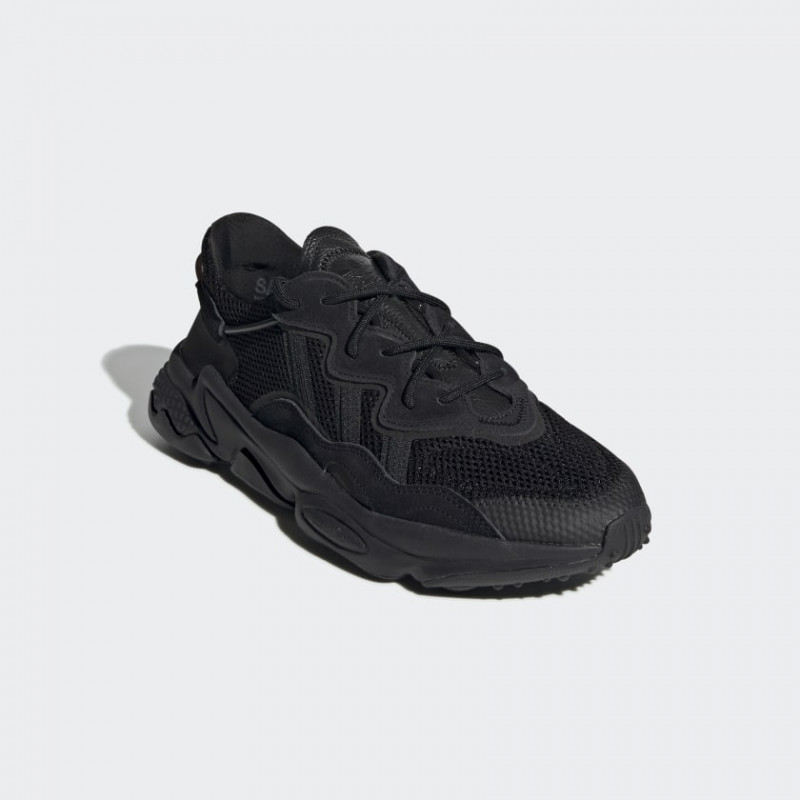 SEPATU SNEAKERS ADIDAS Ozweego