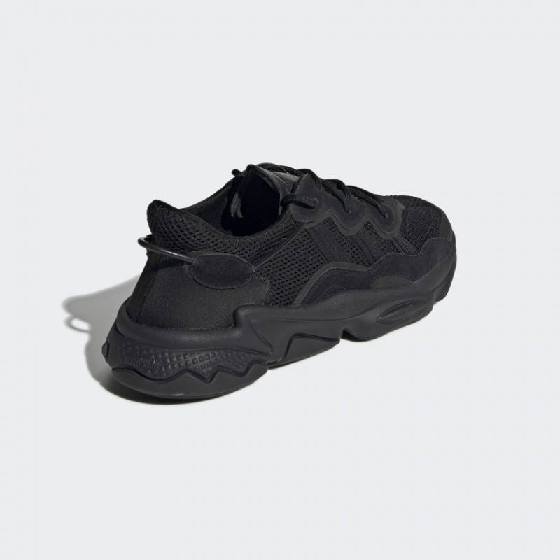 SEPATU SNEAKERS ADIDAS Ozweego