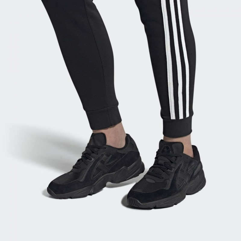 SEPATU SNEAKERS ADIDAS Yung-96 Chasm