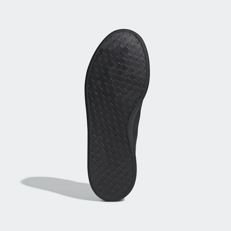 SEPATU SNEAKERS ADIDAS Advantage Base
