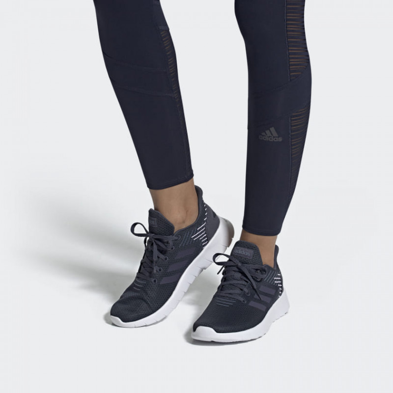 SEPATU LARI ADIDAS Wmns Asweerun