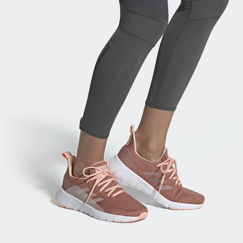 SEPATU LARI ADIDAS Wmns Asweego