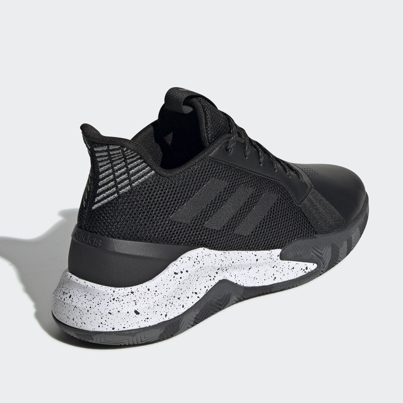 SEPATU BASKET ADIDAS Runthegame
