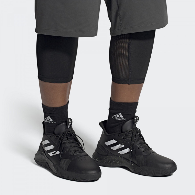 SEPATU BASKET ADIDAS RunTheGame