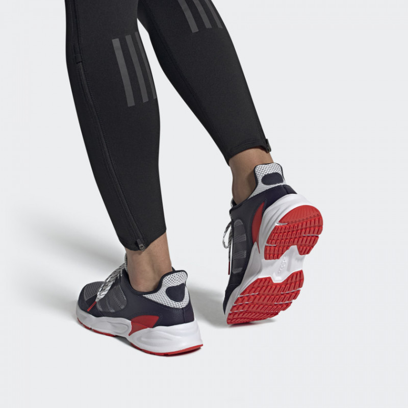 SEPATU LARI ADIDAS 90s Valasion