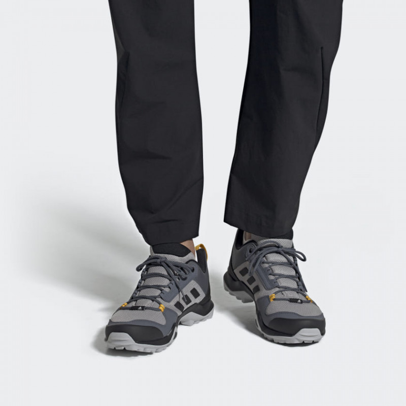 SEPATU TRAIL ADIDAS Terrex AX3